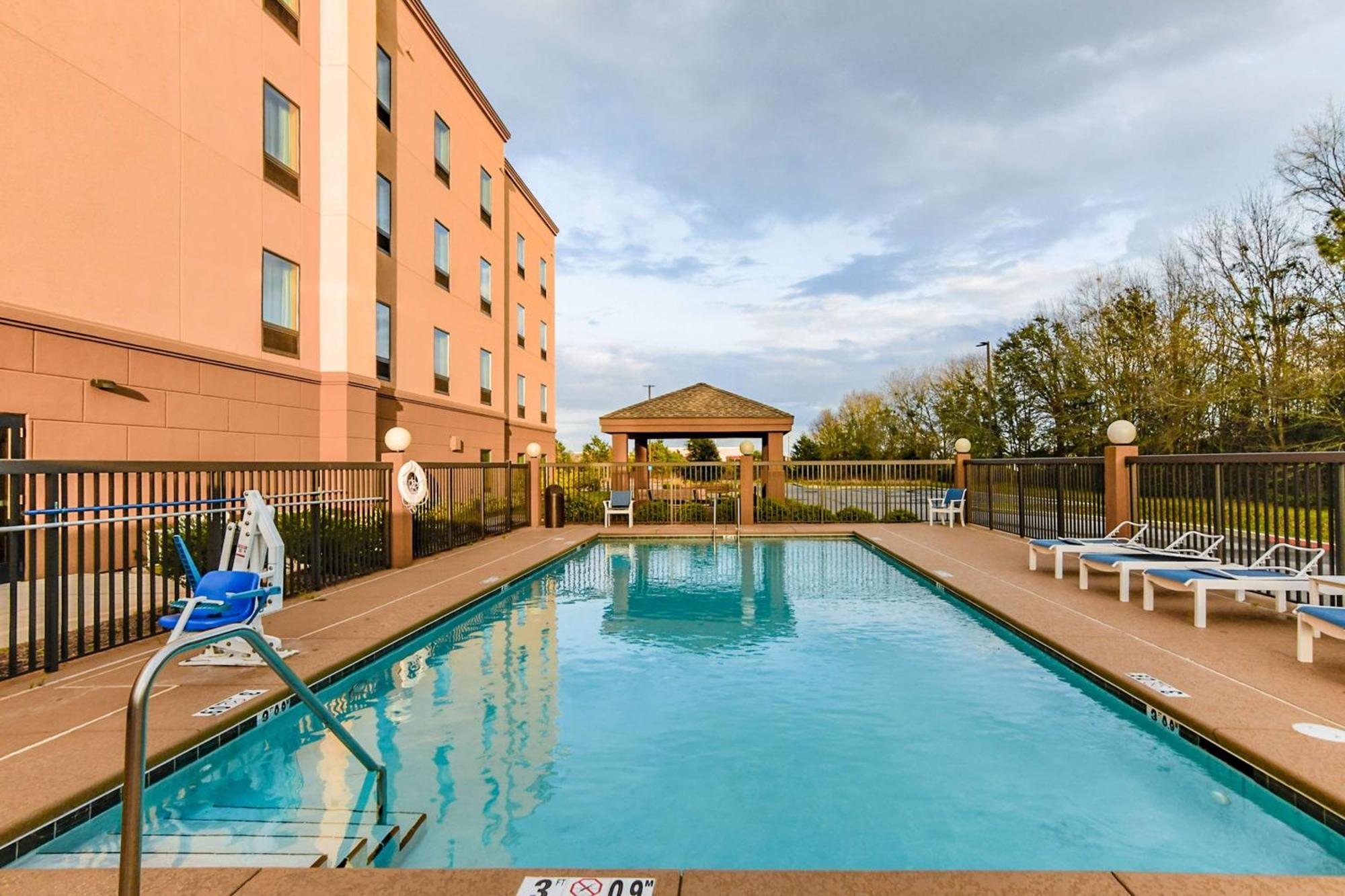 Hampton Inn Foley Exterior photo